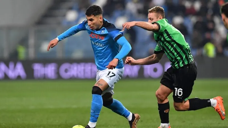 Napoli có sức mạnh hoàn toàn vượt trội so với đội chủ nhà Napoli có sức mạnh hoàn toàn vượt trội so với đội chủ nhà