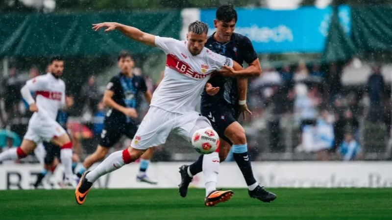Stuttgart chiếm ưu thế rõ rệt so với đội khách Celta Vigo Stuttgart chiếm ưu thế rõ rệt so với đội khách Celta Vigo